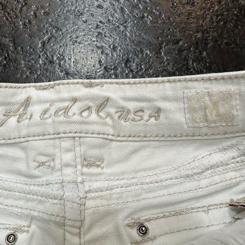 L.A. Idol White Jean Shorts - Picture 6 of 7